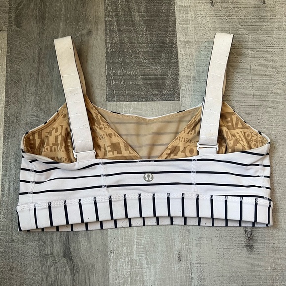 Almost new lulu sports bra - Picture 2 of 2